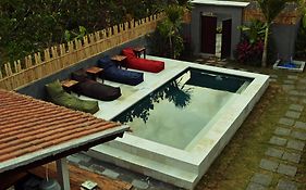 Lay Day Surf Hostel